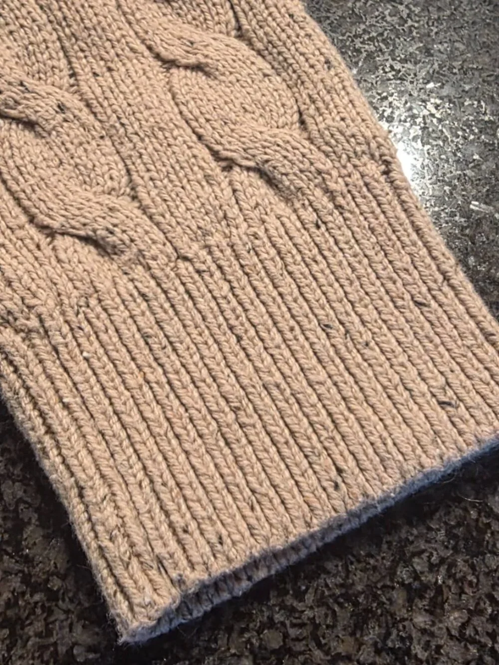 J.Crew Men's Classic Cable Knit Sweater / Medium / Oatmeal / BR940